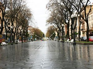 Знаменитая улица Rambla Vella