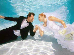 Фото свадьбы под водой на Мальдивах