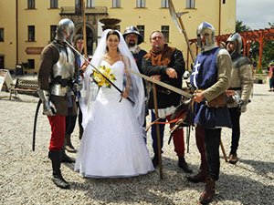 Свадьба в замке с рыцарями