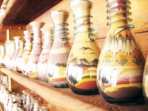 Дубайские сувениры - бутылочки с песокм