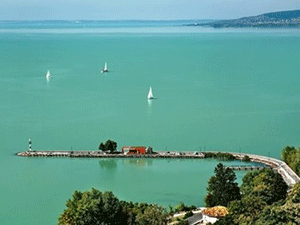 Курортная зона озера Балатон в Венгрии