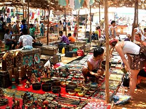Рынок индийских сувениров в Анджуне