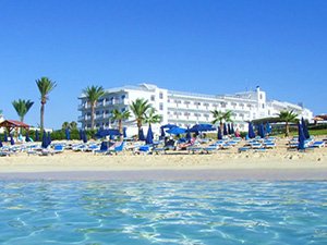 Одни из лучших пляжей на Кипре - "Макронисос-Бич"