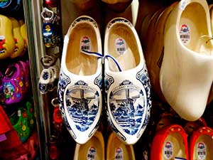 Голлнадская традиционная обувь - кломпы