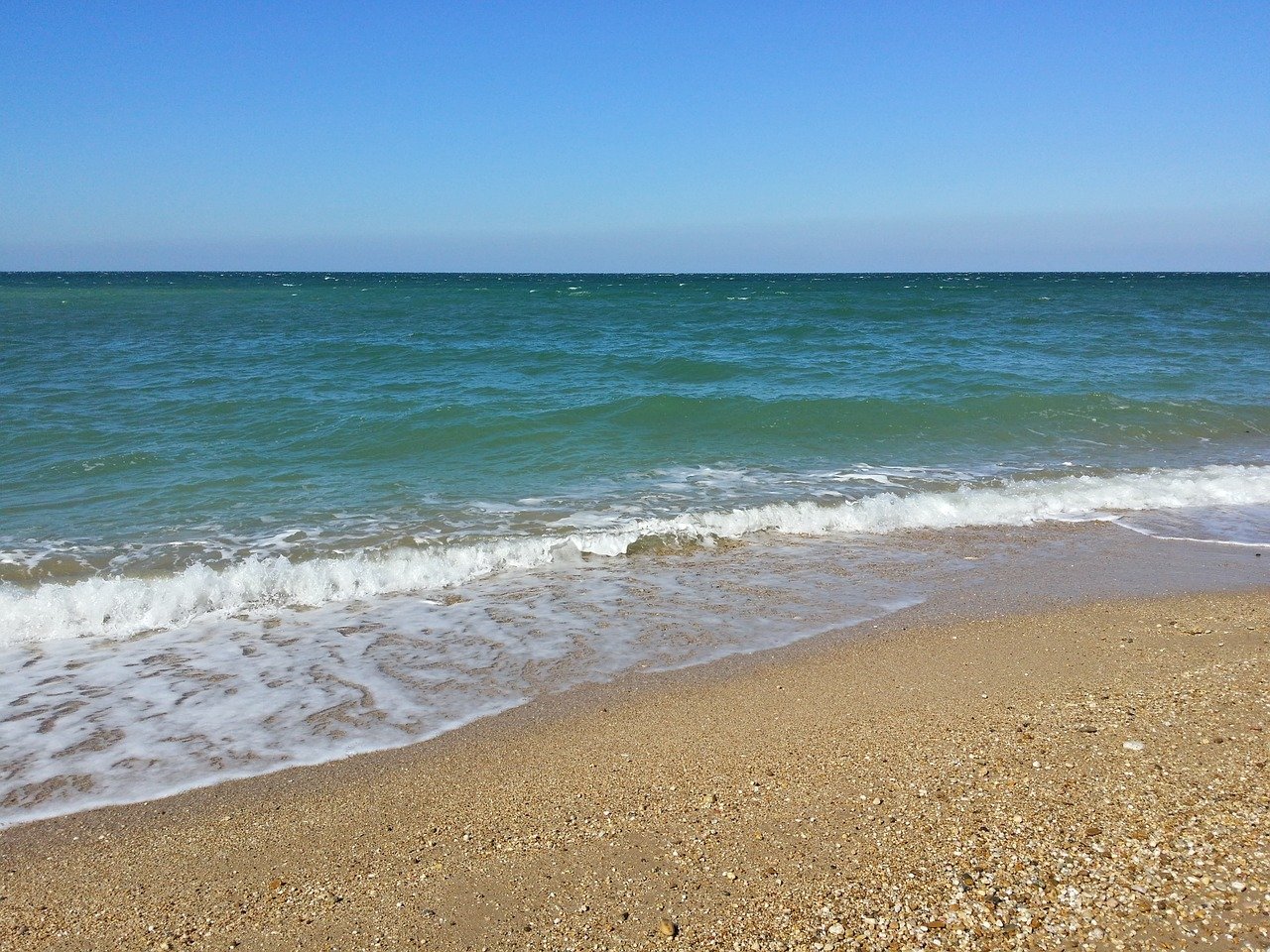 Песчаный пляж Крыма